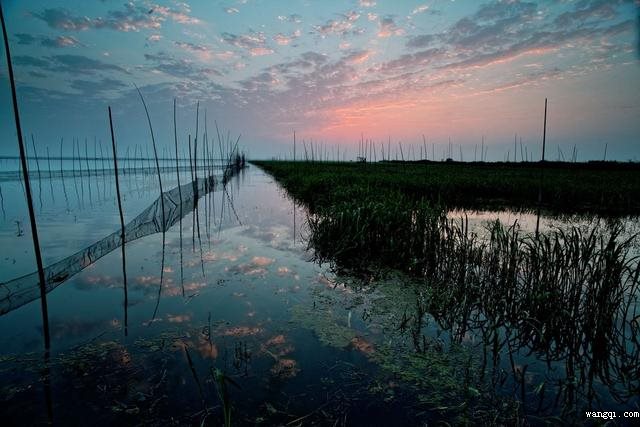 湖北水產(chǎn)局一職工斧頭湖上夜駕沖鋒舟，于咸寧溺亡